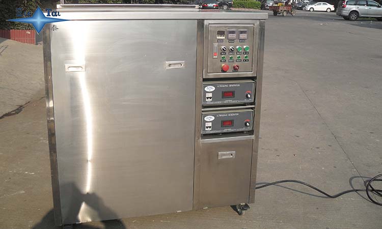 全自動(dòng)超聲波噴淋清洗機(jī)如何將產(chǎn)品清洗干凈的？