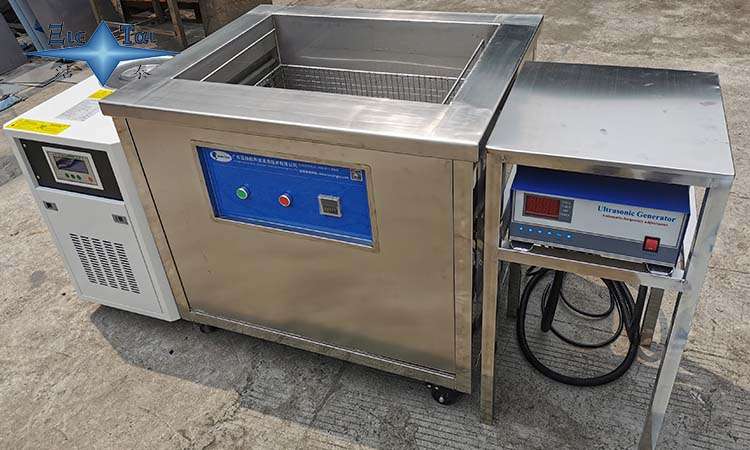 超聲波清洗機(jī)中泡沫的控制方法及清洗效果評(píng)估