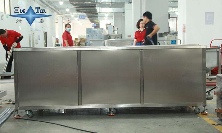 超聲波清洗機在金屬飛機零件清洗中的重要性與應(yīng)用