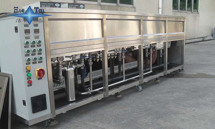 超聲波清洗機在航天火箭發(fā)動機清洗中的關(guān)鍵作用